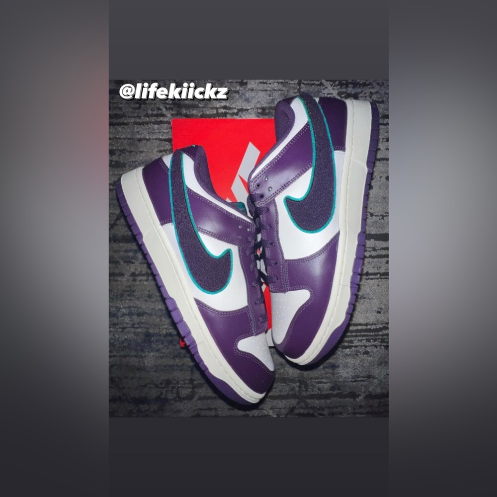 Dunk Low 'Chenille Swoosh-
Grand Purple'